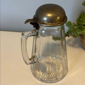 Vintage Pressed Glass Syrup Pitcher Metal Flip Lid
Starburst Base